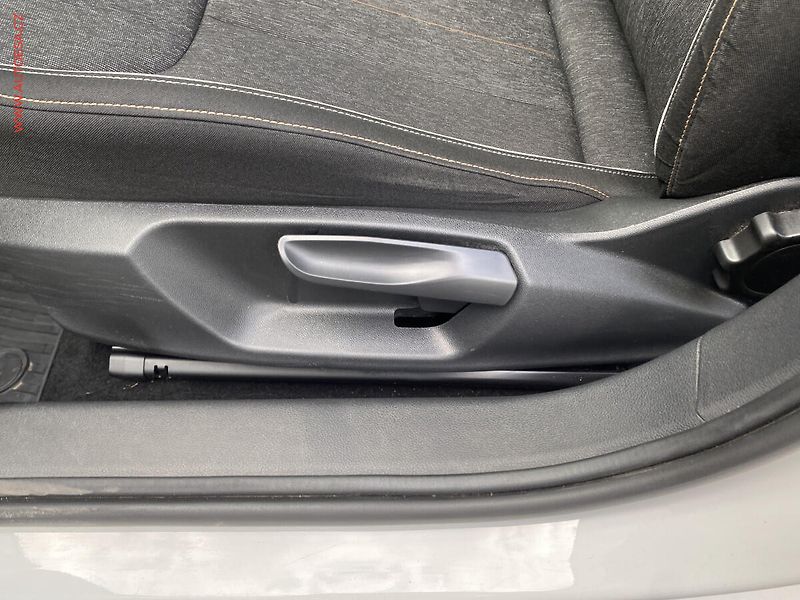 Škoda Scala (2023) 1.0 TSi, 1.maj,ČR, Style, LED - fotka 14 z 19