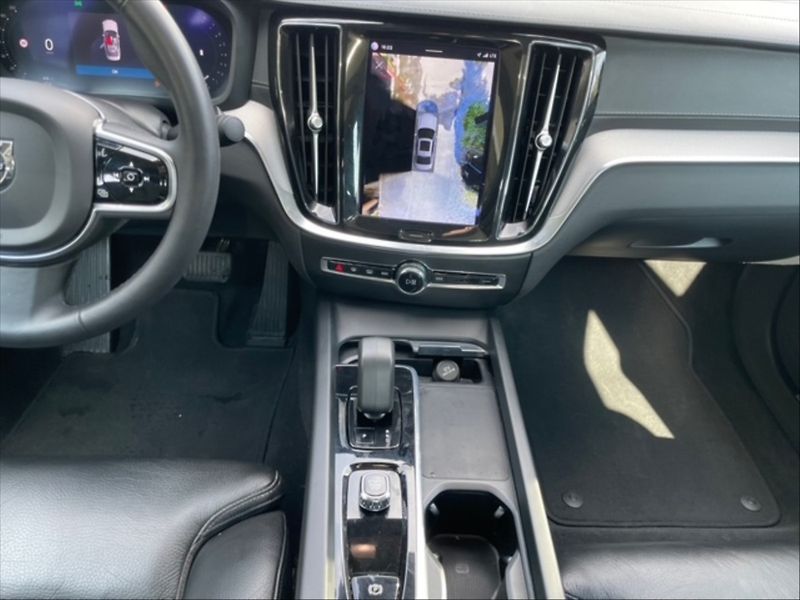 Volvo S60 2,0 B5 Ultimate Dark AWD AT - fotka 10 z 11