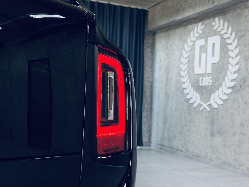 Rolls-Royce Cullinan (2026) Black B SHOOTING STARS BESPOKE - fotka 9 z 45