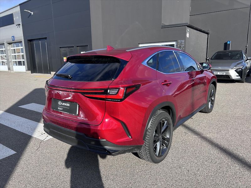 Lexus NX 350h 2.5  4V Prestige - fotka 5 z 11