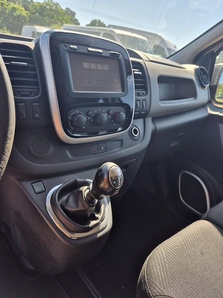 Renault Trafic (2018) 1.6Dci L2H1 6 Míst - fotka 19 z 26