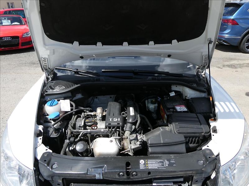 Škoda Octavia 1,2 TSi 77kW motor 110tKm,2xko - fotka 32 z 42