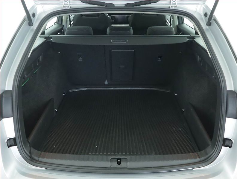 Škoda Octavia (2022) Ambition 2.0 TDI, ČR,1.maj - fotka 13 z 15