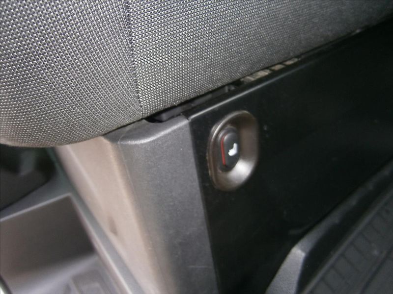 Ford Transit Custom 2,2 TDCI L2H2 KLIMA 9 MÍST - fotka 18 z 26