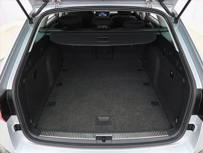 Škoda Superb (2022) Ambition 2.0 TDI, Automat - fotka 14 z 23