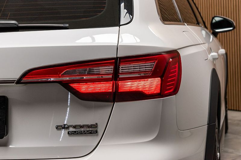 Audi A4 Allroad 2.0 TDI REZERVACE - fotka 38 z 42