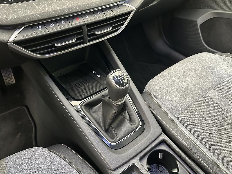 Škoda Octavia 1.5 TSI Top selection - fotka 21 z 26
