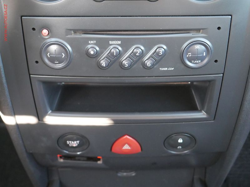 Renault Mégane (2003) 1.4 i, AC - fotka 12 z 14