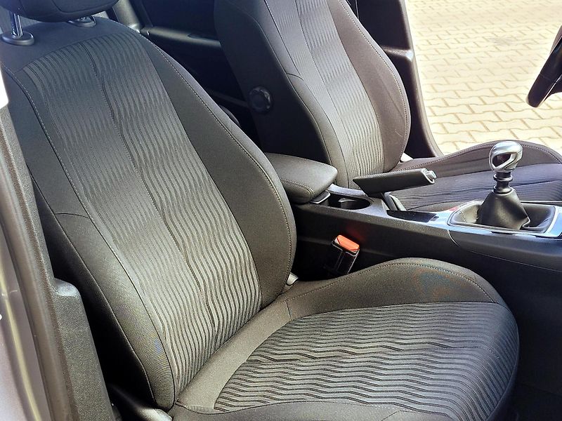 Peugeot 308 96kW,CZ,1maj,SERV.KNIHA       - fotka 24 z 40