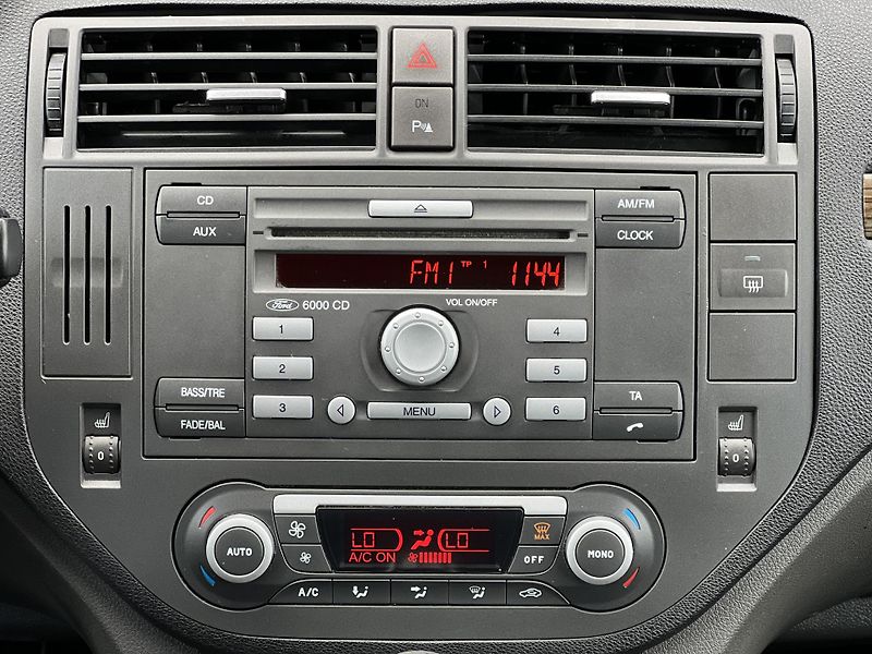 Ford C-MAX GHIA 2.0TDCi AUTOMAT TEMPOMAT - fotka 21 z 41