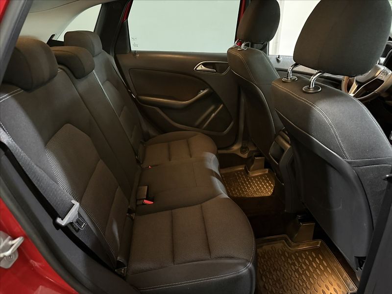 Mercedes-Benz Třídy B 1,8   CDi BI-XEN NAVI VÝHŘEV - fotka 27 z 40