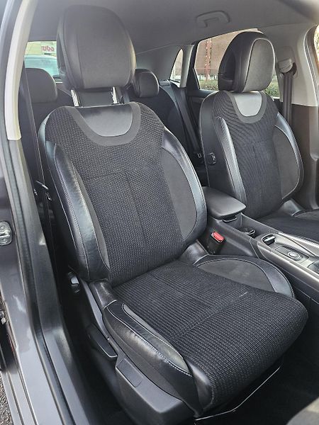 Citroën C4 (2016) 1.2 81kW SHINE,81 000 KM !!! - fotka 36 z 47