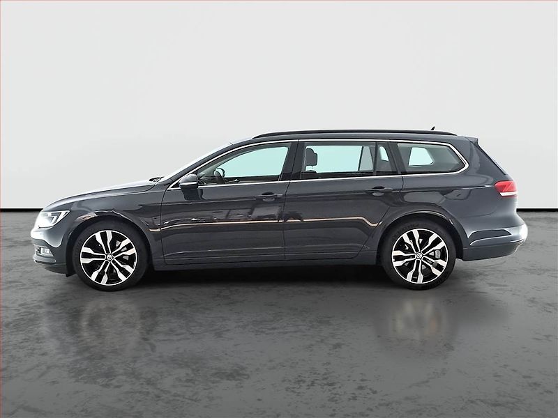 Volkswagen Passat (2018) 2.0 TDI, Automat, Navi - fotka 3 z 21