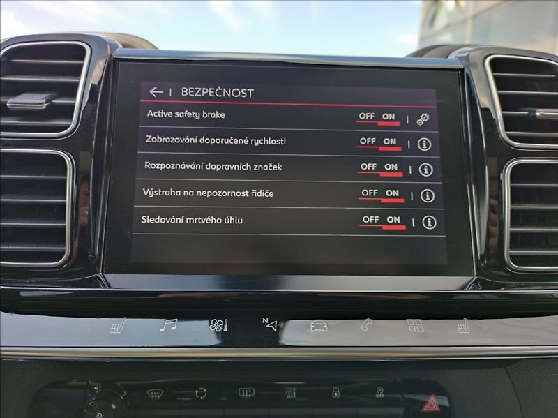 Citroën C5 Aircross 1,5   1,5BHDi Shine EAT8 - fotka 12 z 18