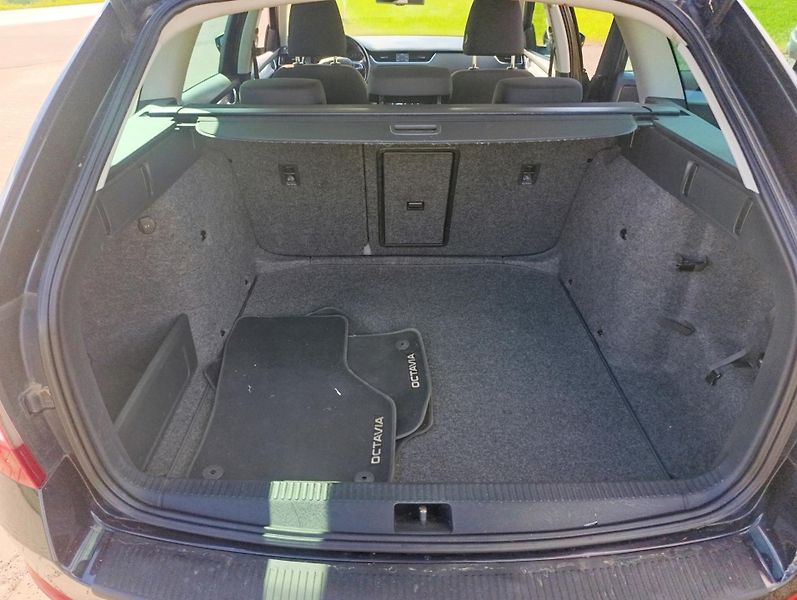 Škoda Octavia (2014) 1.6 TDi Green Line 81kw  - fotka 15 z 22