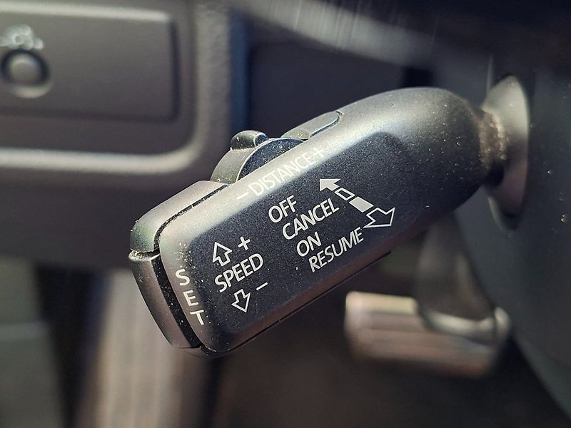 Volkswagen Touareg (2015) 4.2TDI 250kW R-LINE -ČR - fotka 22 z 48