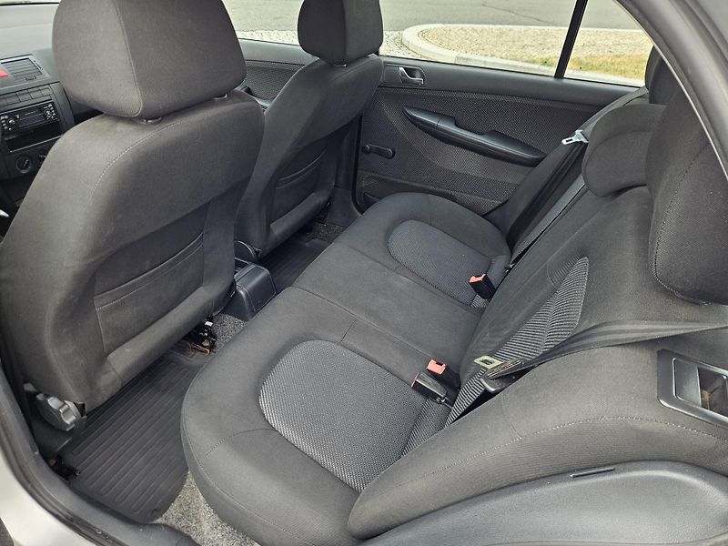 Škoda Fabia (2006) 1.2 MOŽNÉ SPLÁTKY  - fotka 13 z 20
