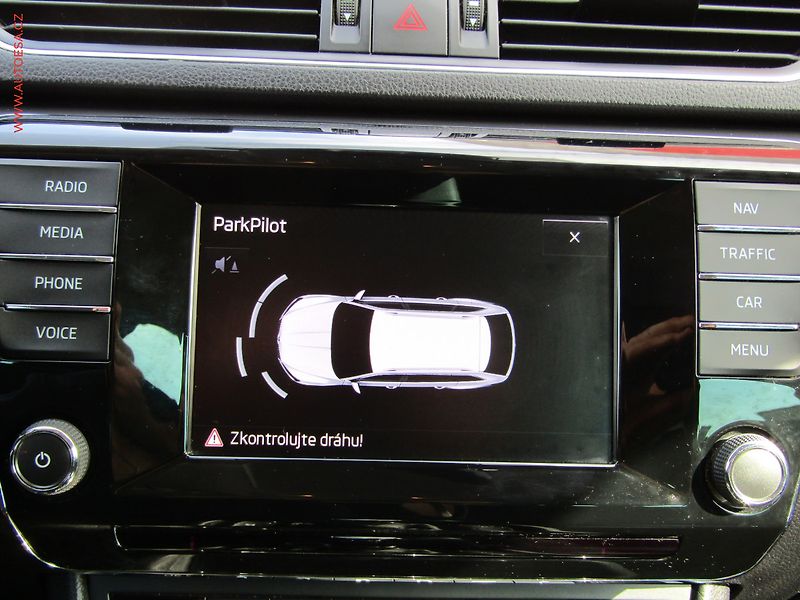 Škoda Superb (2016) 2.0TDi, AT, navi, bixen - fotka 16 z 20