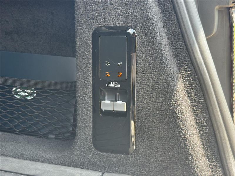 Land Rover Range Rover Sport 3,0 D350 AUTOBIOGRAPHY AWD - fotka 29 z 35