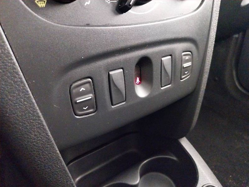 Dacia Sandero (2013) 1.2 16V, Serv.kniha - fotka 15 z 16