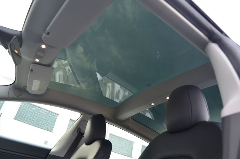 Tesla Model 3 LR, AWD, Tažné, Tepelné čerpad - fotka 14 z 18