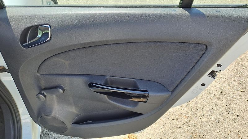 Opel Corsa 1.3 CDTI ENJOY Klima - fotka 10 z 25