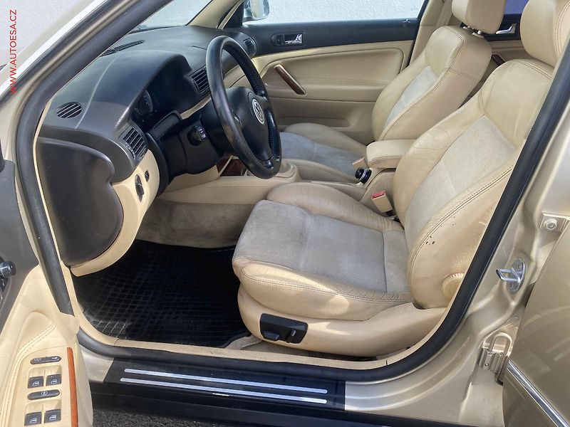 Volkswagen Passat (2001) 1.9TDi, ČR, AC, xenon, navi - fotka 9 z 19