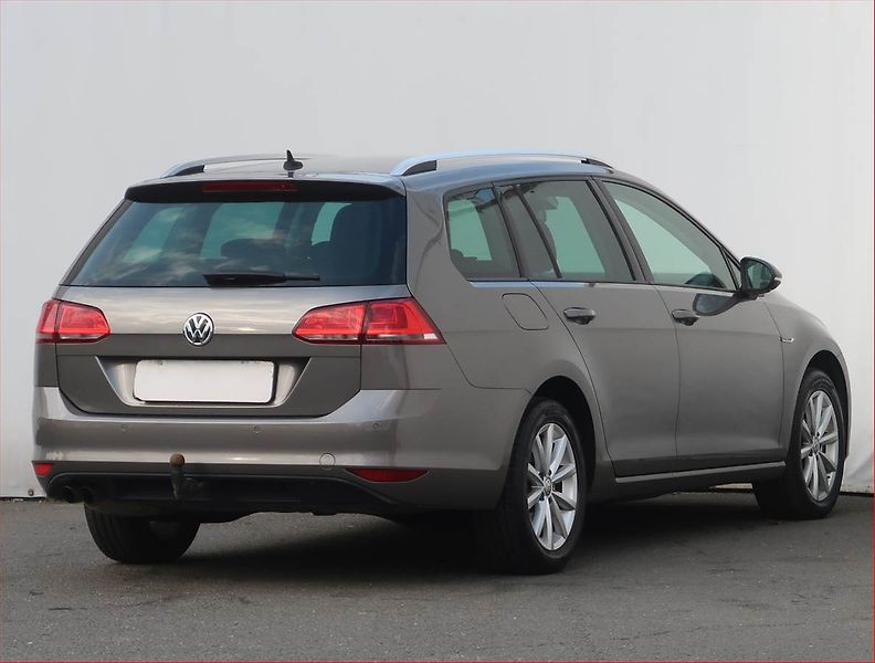 Volkswagen Golf (2016) Comfortline 2.0 TDI, Navi - fotka 5 z 19