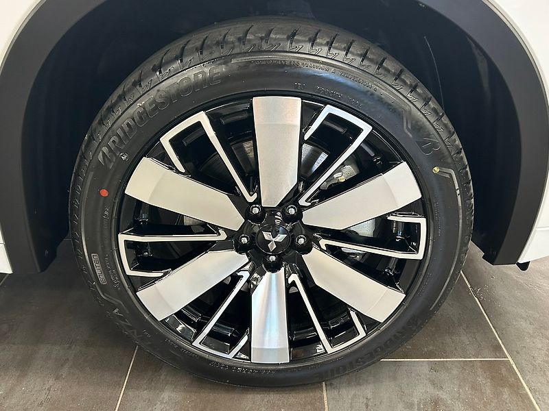 Mitsubishi Outlander (2025) 2.4 PHEV Instyle | 8 let | Nov - fotka 10 z 67