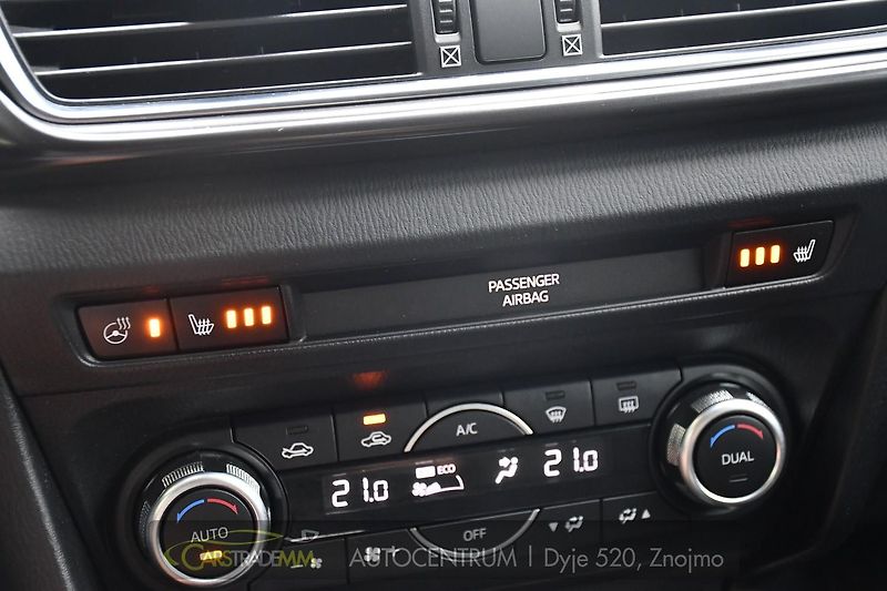 Mazda 3 2.0 SkyActiv-G120 REVOLUTION - fotka 32 z 52