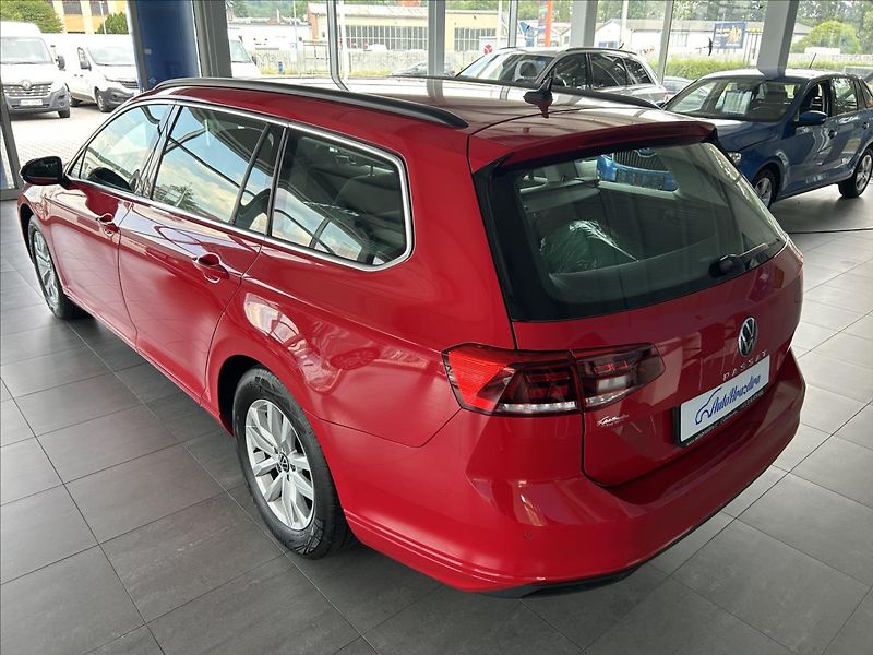 Volkswagen Passat 2,0   TDI 90kW,DSG,SERVISKA,AC - fotka 4 z 33