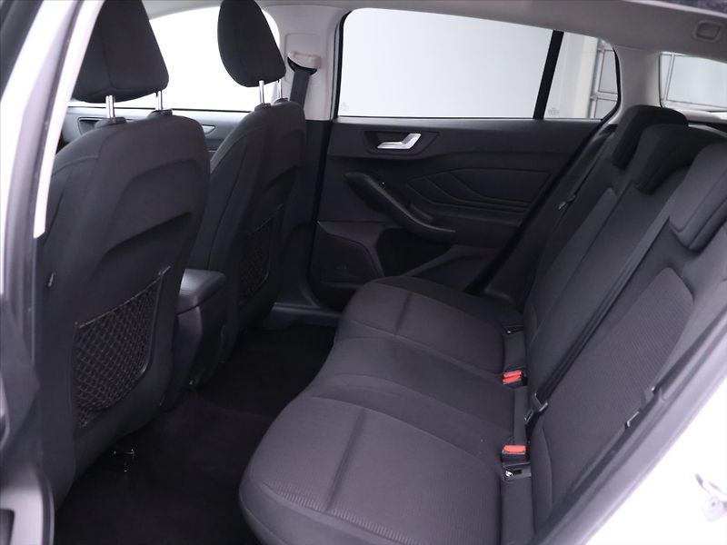 Ford Focus 1,0 EcoBoost 74kW CZ DPH - fotka 15 z 34