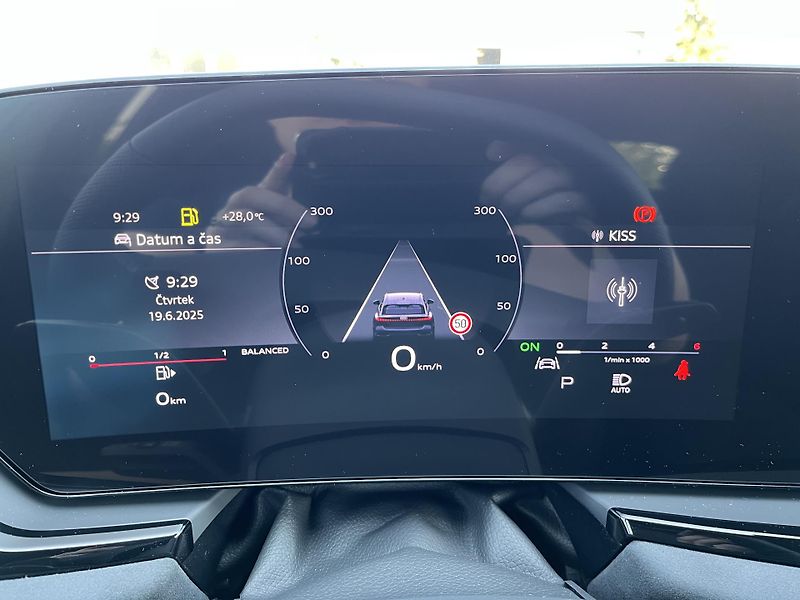 Audi A5 (2025) Avant TDI quattro 150kW STR - fotka 13 z 29