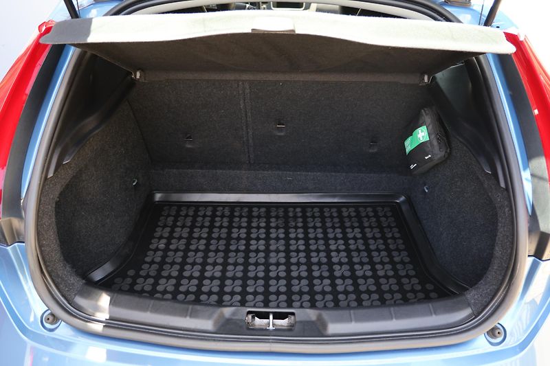 Volvo V40 (2015) - fotka 20 z 24