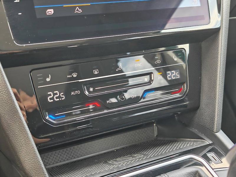 Volkswagen Passat Alltrack 4Motion DSG 2,0TDI - fotka 20 z 25