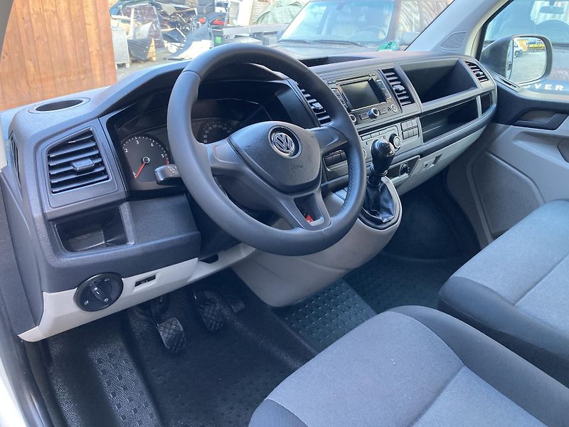 Volkswagen T6 (2017) 2.0TDi 4MOTION  California  - fotka 17 z 33