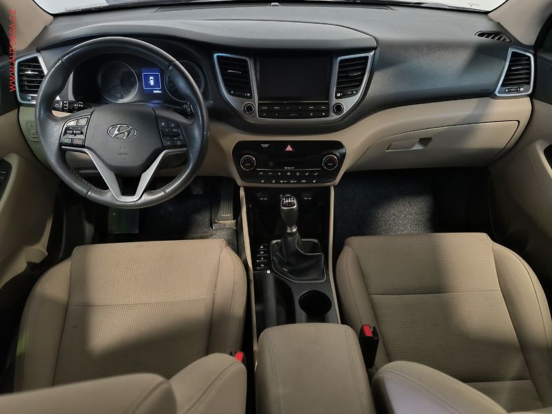Hyundai Tucson (2016) 1.7 CRDi, ČR, Navi, kamera - fotka 8 z 17