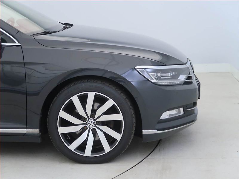Volkswagen Passat (2015) 2.0 TDI, Automat, Serv.kniha - fotka 15 z 17