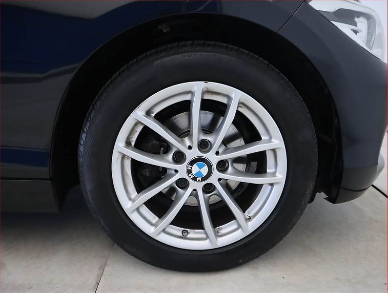 BMW Řada 1 (2019) 116d, Automat, Serv.kniha - fotka 15 z 22
