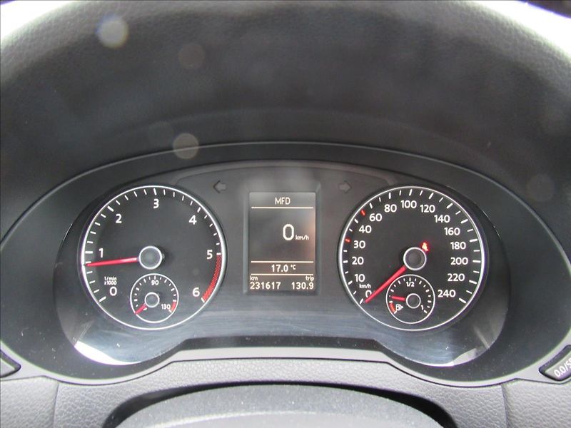 Volkswagen Sharan 2,0 TDi 103kW 5 míst - fotka 13 z 35