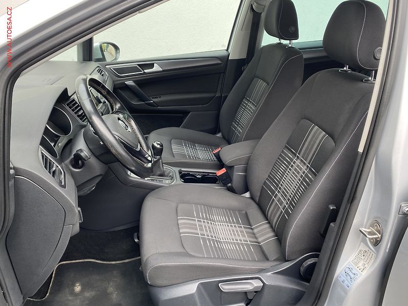 Volkswagen Golf Sportsvan (2015) 1.6 TDi, Lounge - fotka 9 z 17
