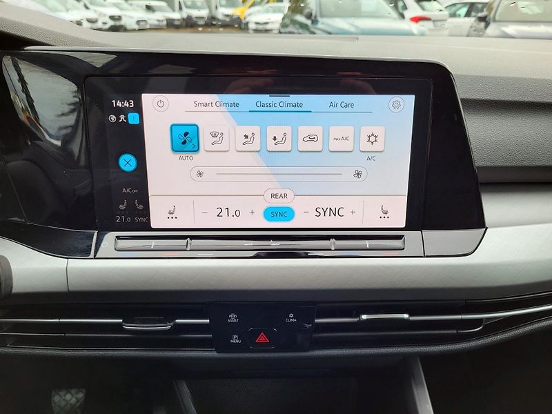 Volkswagen Golf Variant 2.0 TDi BMT 85kW LIFE - fotka 12 z 49