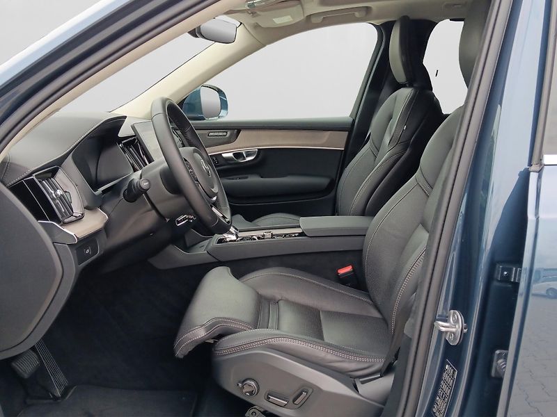 Volvo XC90 (2025) B5 ULTRA BRIGHT - fotka 9 z 20