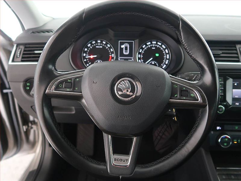 Škoda Octavia (2015) Scout 2.0 TDI, 4X4, Automat - fotka 14 z 14
