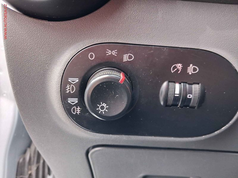 Seat Ibiza (2007) 1.4i, AC, STK4/28 - fotka 12 z 15