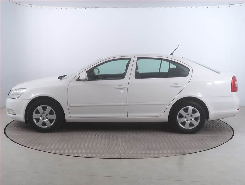 Škoda Octavia (2011) 1.4 TSI, Serv.kniha - fotka 3 z 14