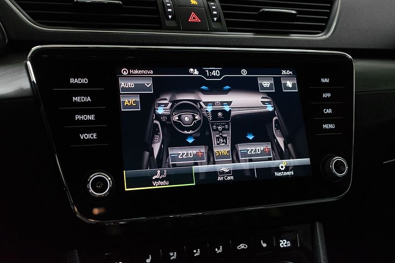 Škoda Superb 2.0 TDI 147kW STYLE*DPH*ČR 1.M - fotka 26 z 44