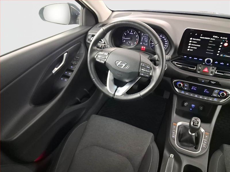 Hyundai i30 (2023) 1.5 T-GDI MHEV, ČR,1.maj - fotka 7 z 19