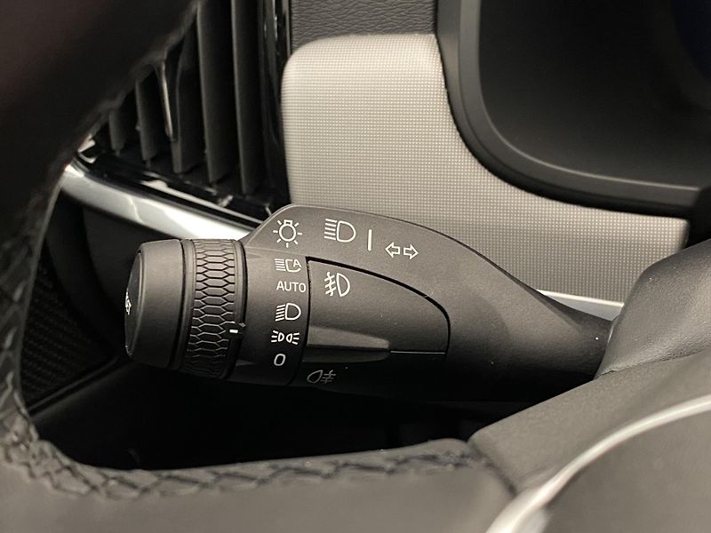 Volvo V90 T6 AWD RECHARGE DARK PLUS AUT - fotka 22 z 61
