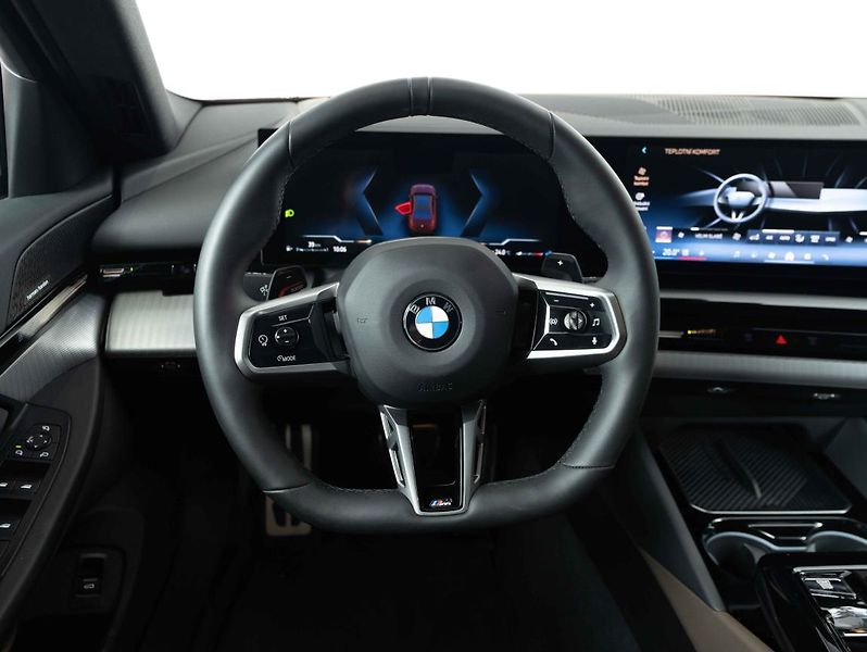 BMW Řada 5 520d xDrive - fotka 13 z 23